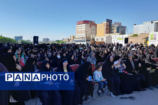 همایش پیاده‌روی بانوان ورزشکار کشوری در قم