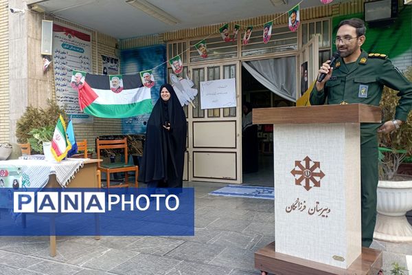 تجلیل از فرمانده واحد بسیج دانش‌آموزی دبیرستان فرزانگان قوچان 