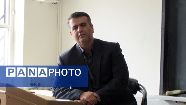 بازدید رئیس سمپاد خراسان رضوی از دبیرستان فرزانگان نیشابور