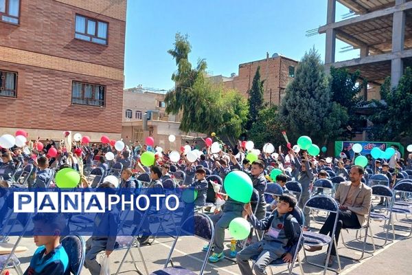 برگزاری مراسم جشن شکوفه‌ها در ناحیه دو بهارستان