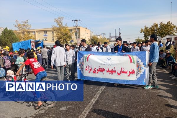 راهپیمایی روز 13 آبان در کوچه‌های شهر رضویه