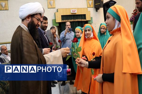 تجلیل از طلایه‌داران برتر تعلیم و تربیت ، آیین تقدیر از معلمین نمونه شهرستان پاکدشت 
