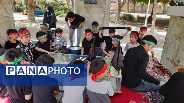 گردهمایی اعضای کانون پرورش فکری شماره 4 قم در جوار مزار شهید گمنام