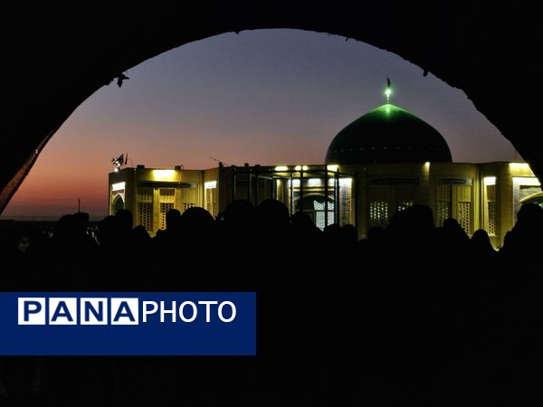 قدم بر خاک عشق