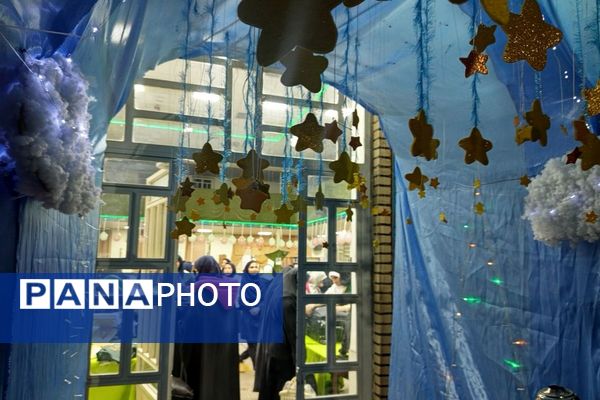 اعتکاف دانش‌آموزی رباط‌کریم با پرچم‌گردانی حضرت ابوالفضل(ع)