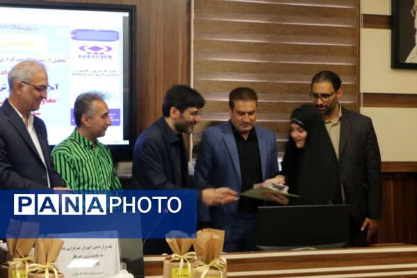 تجلیل از دانش‌آموز خبرنگاران پانا ناحیه یک شهرری به مناسبت روز خبرنگار