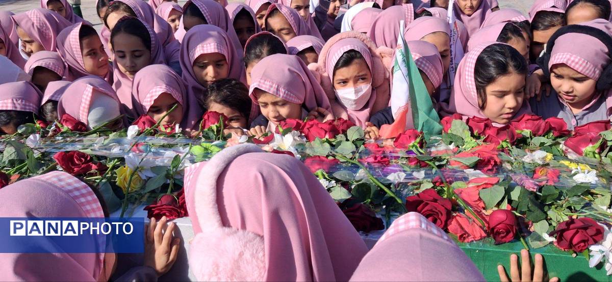 تشییع باشکوه شهید گمنام درسطح مدارس مه ولات