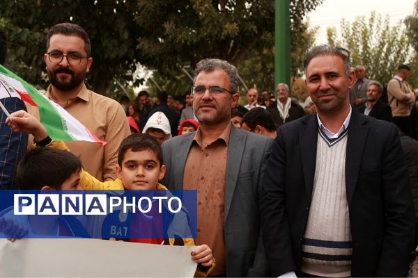 راهپیمایی روز دانش‌آموز در بهارستان 2