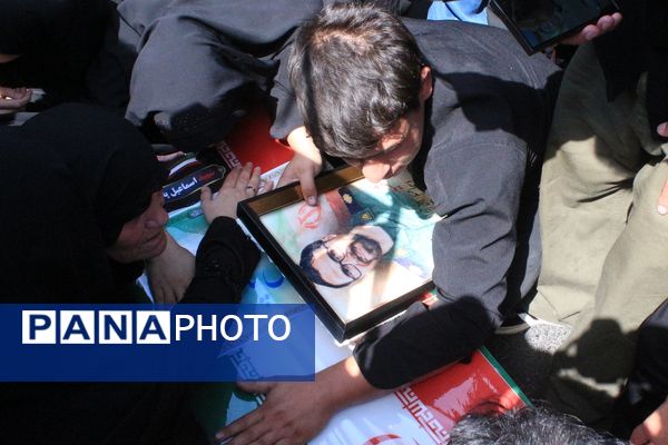 تشییعی که بهارستان را یکپارچه عزادار و مفتخر کرد