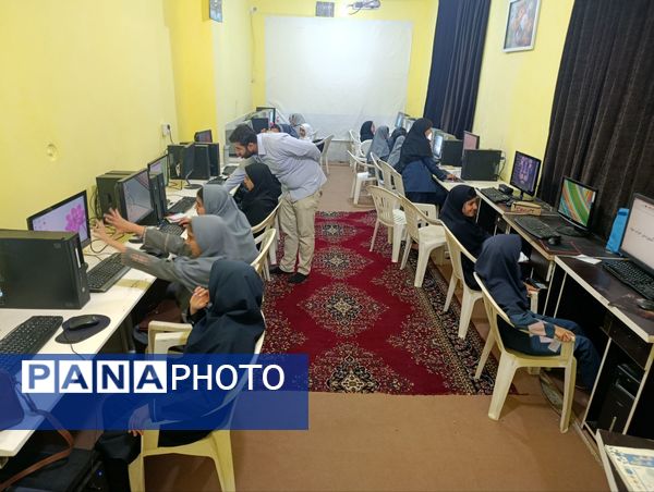 کلاس یادگیری کار با رایانه در کانون لقمان