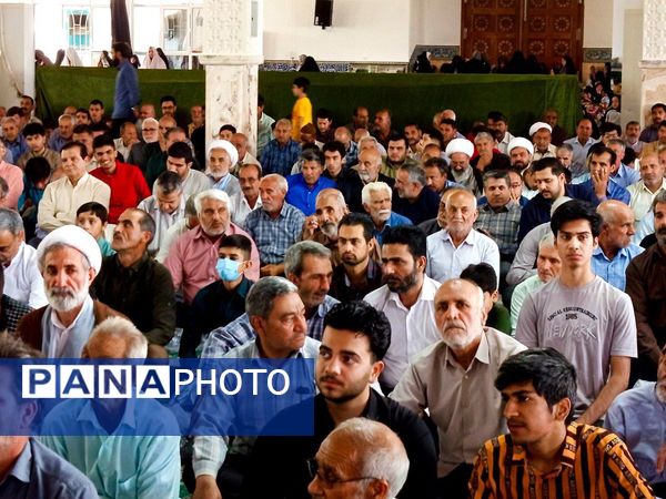 نماز جمعه ای هزاران نفری با حضور حماسی مردم کاشمر