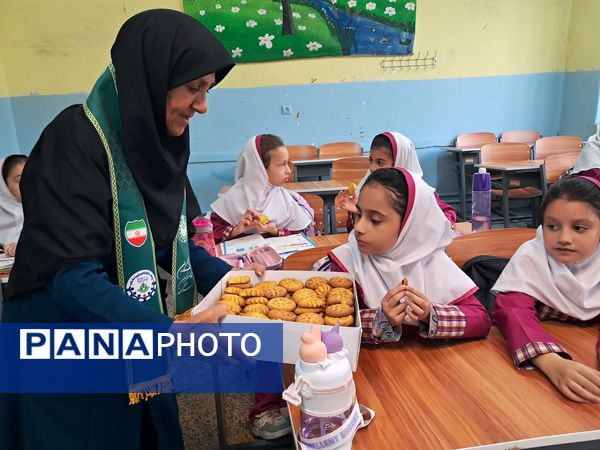 جشن میلاد حضرت زینب(س) در دبستان شهید احمدپور قائمشهر