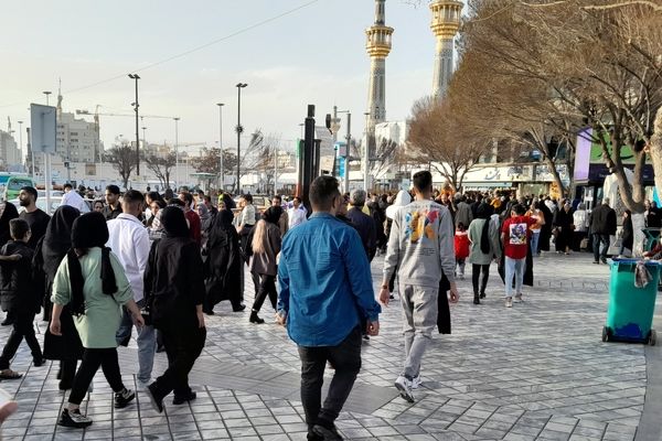  حضور پرشور زائران و مجاوران حضرت رضا (ع)