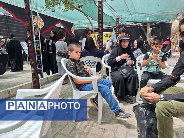 موکب «هم‌قدم تا حرم»؛ میعادگاه خادمان دانش‌آموز