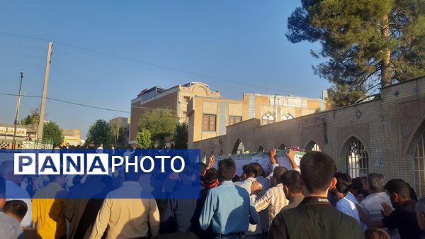مراسم تشییع و وداع با شهید امنیت حسین اسحاقی در لردگان 