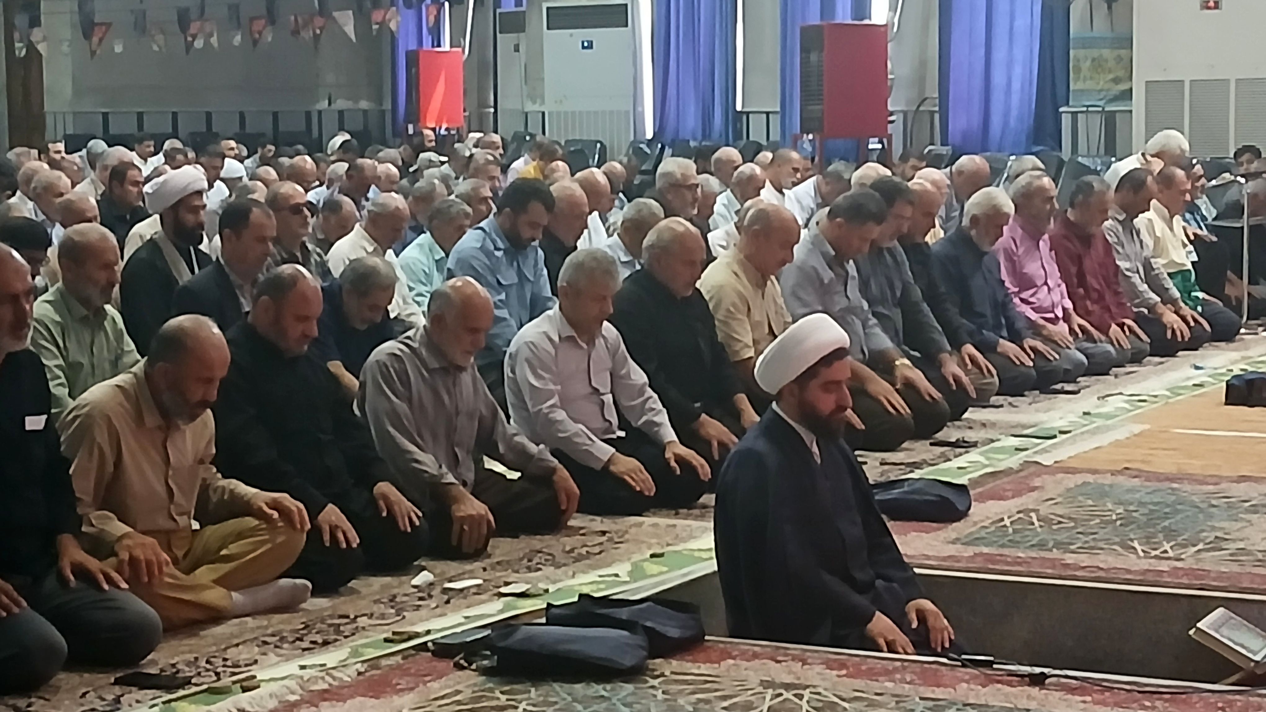 اقامه نماز جمعه همزمان با روز خبرنگار
