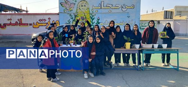 ایستگاه سبز طبیعت در مدرسه شهید رزمی خلیل آباد