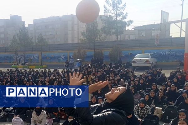 مراسم ولادت حضرت فاطمه زهرا (س) و روز مادر در دبیرستان مهر نیشابور