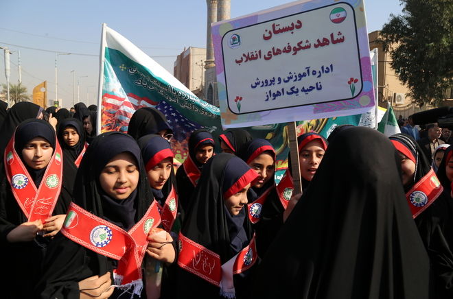 دانش‌آموزان، حافظان پیمان تاریخی ۱۳ آبان؛ تجدید میثاق با آرمان‌های امام (ره)