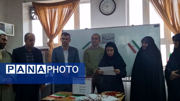 هم صدایی قلم و رنگ در پاسخ به پرسش مهر