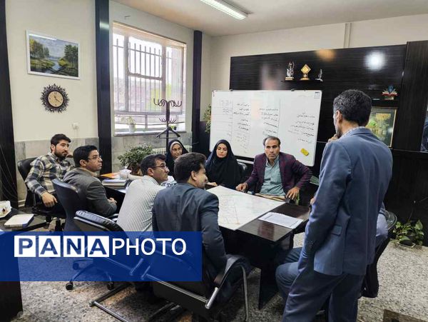 برگزاری جلسه تعیین محدوده ثبت‌نام و نیروی انسانی مدارس ابتدایی ناحیه یک مشهد