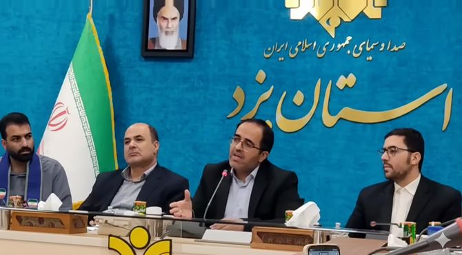 دیدار دانش‌آموز خبرنگاران پانا با رئیس صداوسیمای مرکز یزد