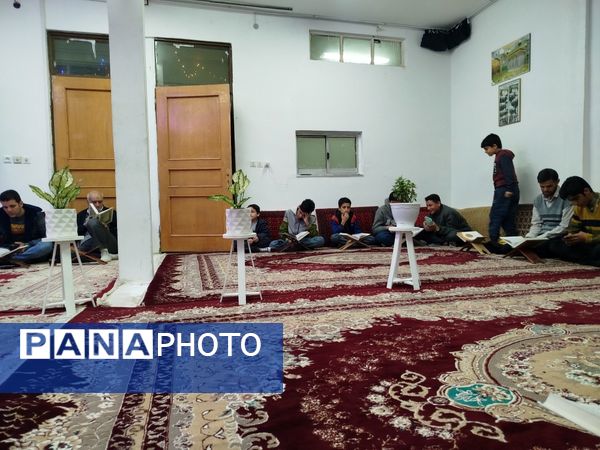 محفل انس با قرآن کریم در ماه مبارک رمضان در کاشمر