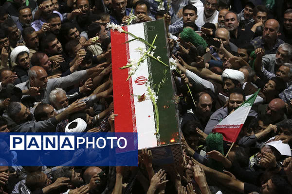 جلوه‌هایی از مراسم وداع با پیکر سردار شهید «نیلفروشان» در قم