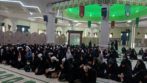 سفر دختران به سرزمین راز و نیاز؛ بازخوانی حماسه در قامت میراث‌داران نور