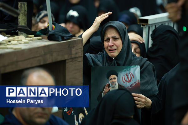 مراسم وداع با پیکر شهدای خدمت در مصلی تهران