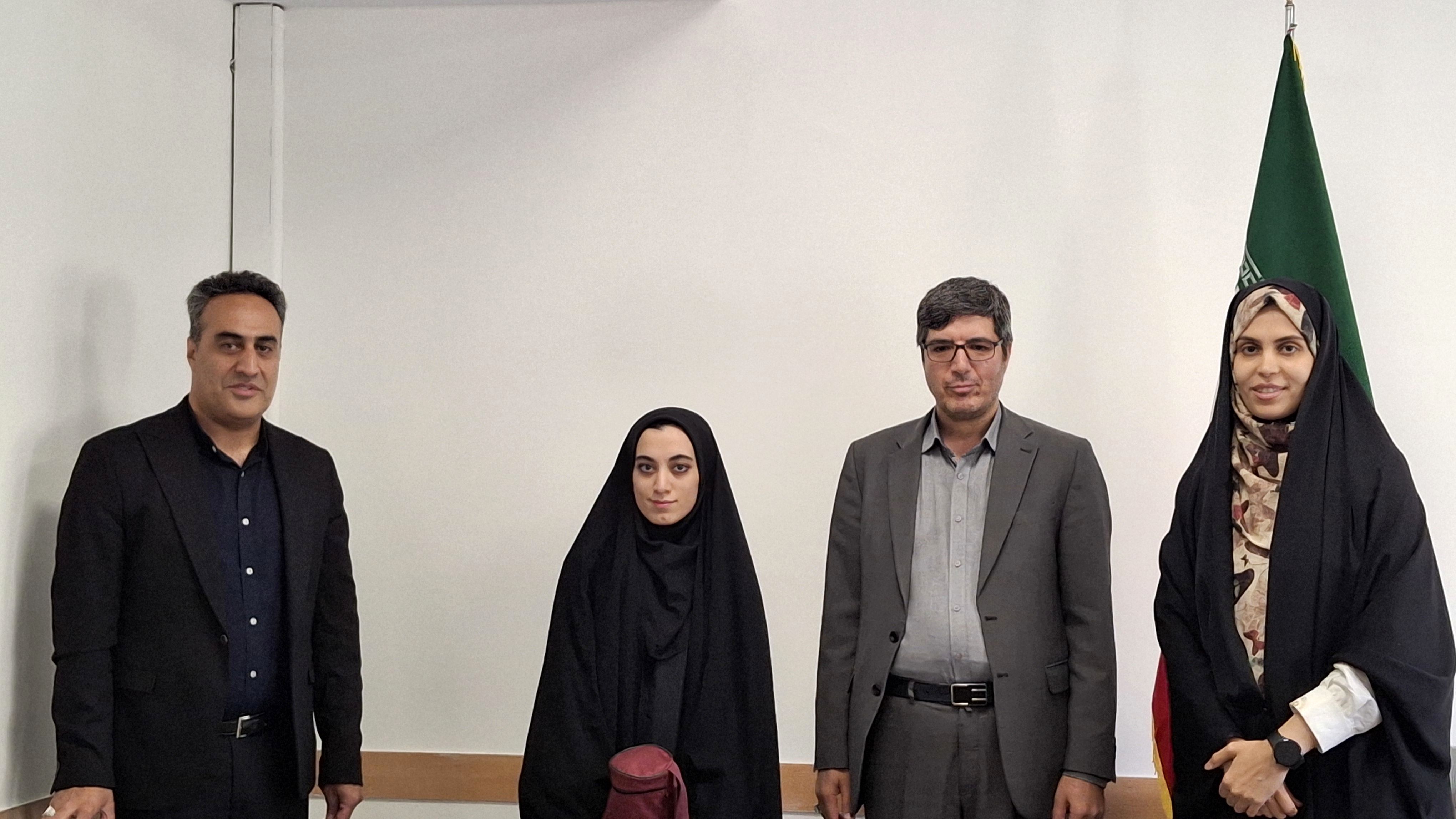 تجلیل از خبرنگاران پانا و اعضای سازمان دانش آموزی