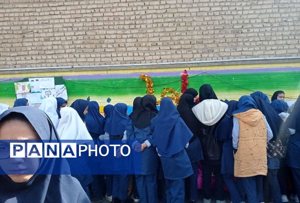 جشنواره ماها در دبستان ربابه هاشمیان یزدی شیروان