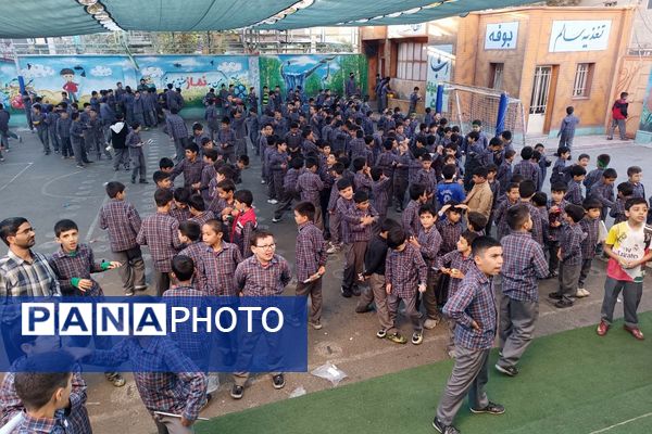 دانش‌آموزان دبستان علامه طباطبایی پیشوا در سوگ مادر عالم خلقت