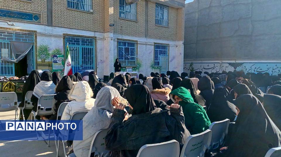 گرامیداشت روز بسیج دانش آموزی و عزاداری حضرت فاطمه(س) در خلیل آباد