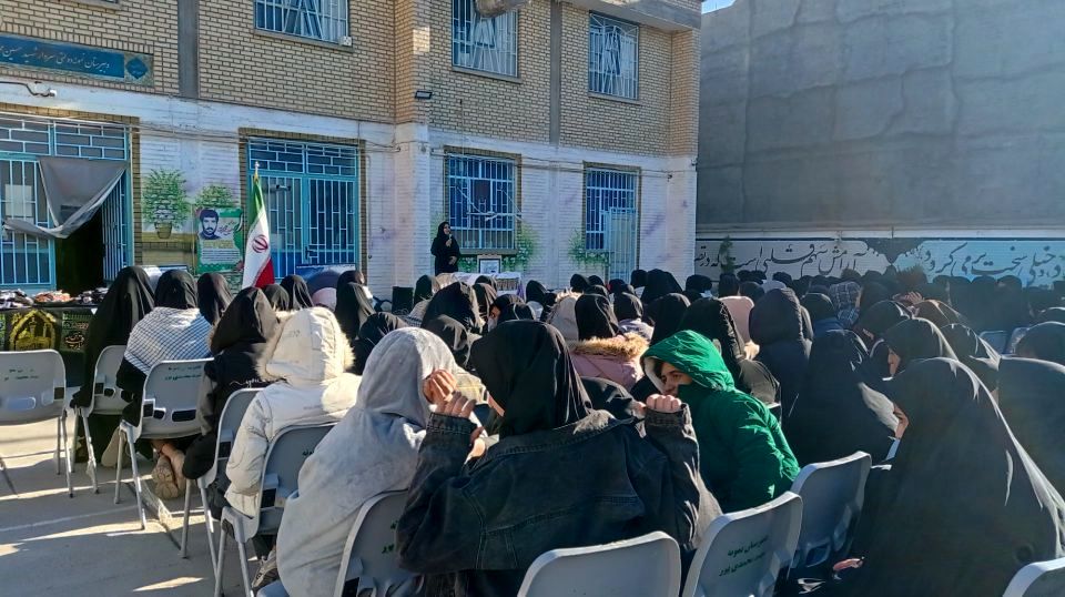 گرامیداشت روز بسیج دانش آموزی و عزاداری حضرت فاطمه(س) در خلیل آباد