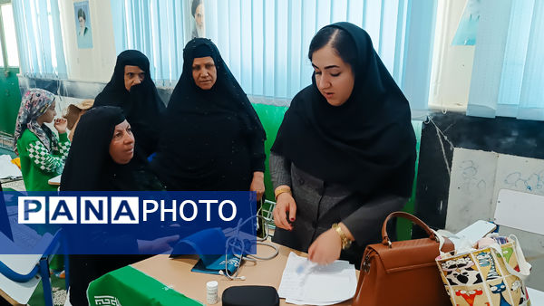 برپایی میز خدمت فرماندار و مدیران شهرستان مارگون 
