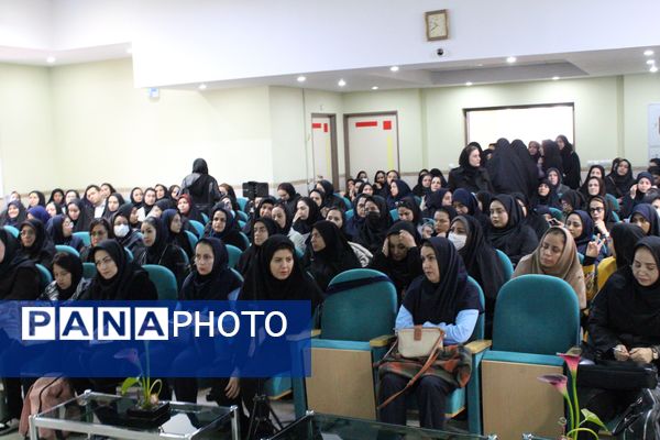 نشست علمی پژوهشی استعدادیابی و استعدادپروری در ناحیه۶ مشهد