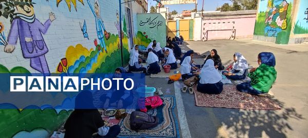 نهار سالم به مناسبت روز جهانی غذا و پوکی استخوان در مدرسه شهید خاقانی شیروان
