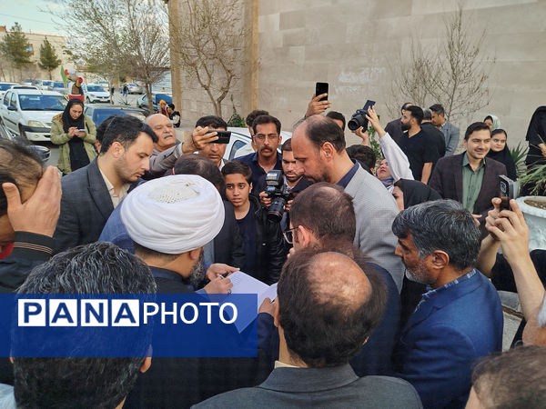  وزیر ورزش و جوانان کشور از تعدادی از پروژه های عمرانی ورزشی  کاشمر بازدید کرد 