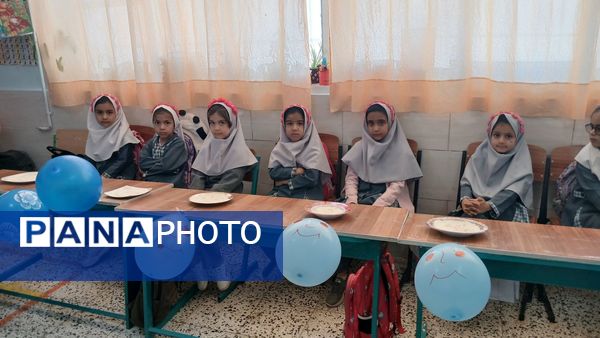 جشن آب‌‌ در‌ دبستان‌ شهید‌ دیالمه‌