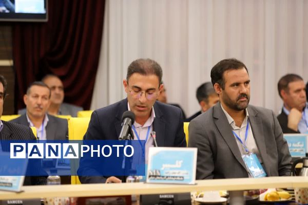 نشست مشترک کمیسیون آموزش، تحقیقات و فناوری مجلس با وزیر آموزش و پرورش 