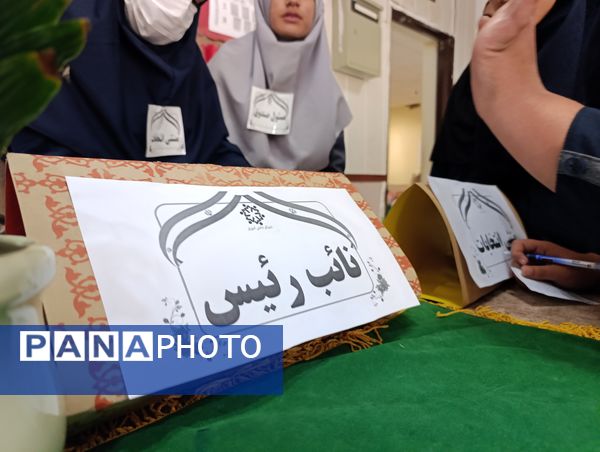 رقابت پرشور دانش آموزان در انتخابات شورای دبیرستان میرزا جعفر سروقد