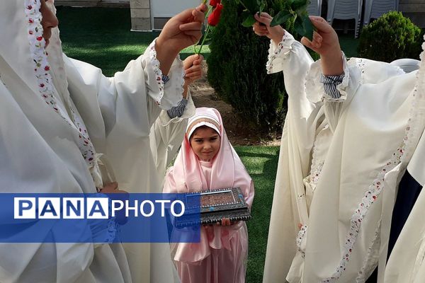 جشن شکفتن غنچه‌ ها، در دبستان مهرتابان بهارستان دو