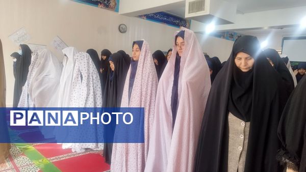 گرامیداشت هفته قرآن ، عترت و نماز در دبیرستان شاهد تکتم 