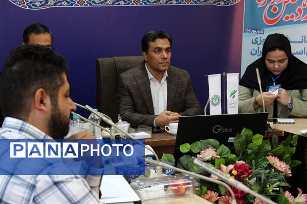 افتتاحیه وبیناری مجلس دانش آموزی جمهوری اسلامی ایران در زنجان 
