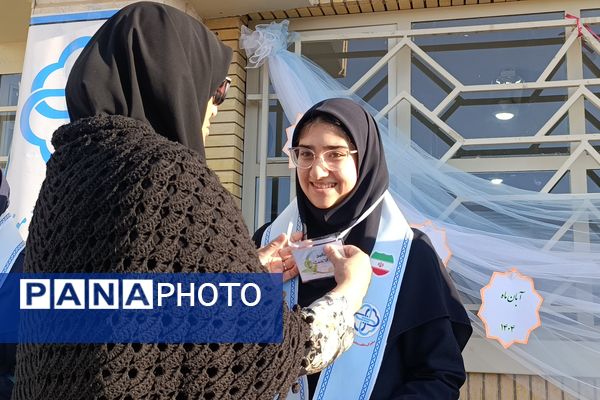 مراسم افتتاحیه سفیران سلامت در دبیرستان مهر نیشابور 