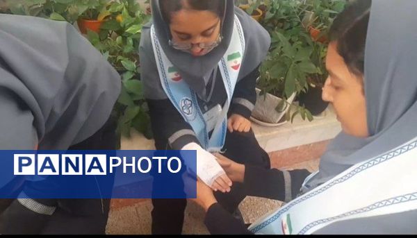 بیست و هفتمین مانور سراسری زلزله در دبیرستان نمونه وکیلی ۱۰