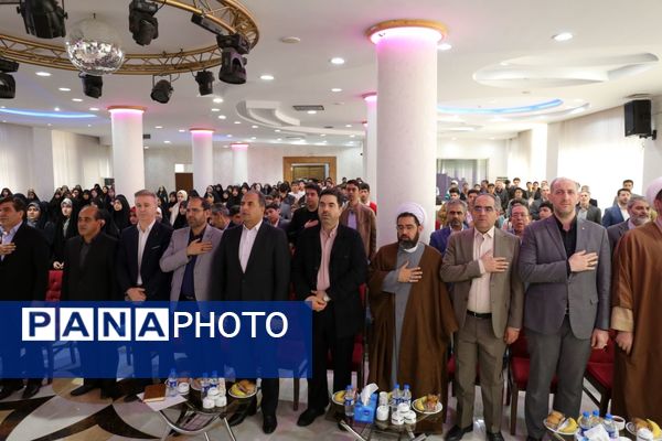 آیین تجلیل از برگزیدگان جشنواره قرآن عترت و نماز آذربایجان شرقی