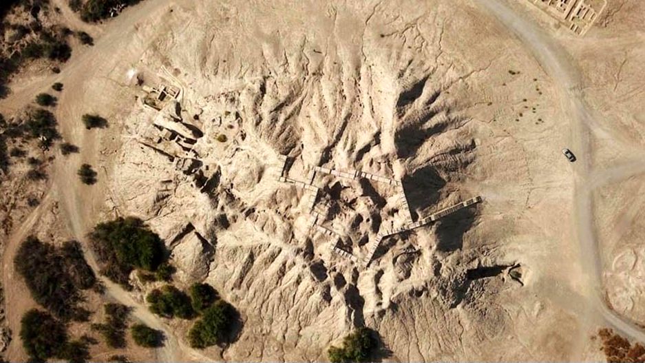 حفاظت از آثار ملموس و ناملموس با تاکید بر تپه های باستانی کنارصندل جیرفت