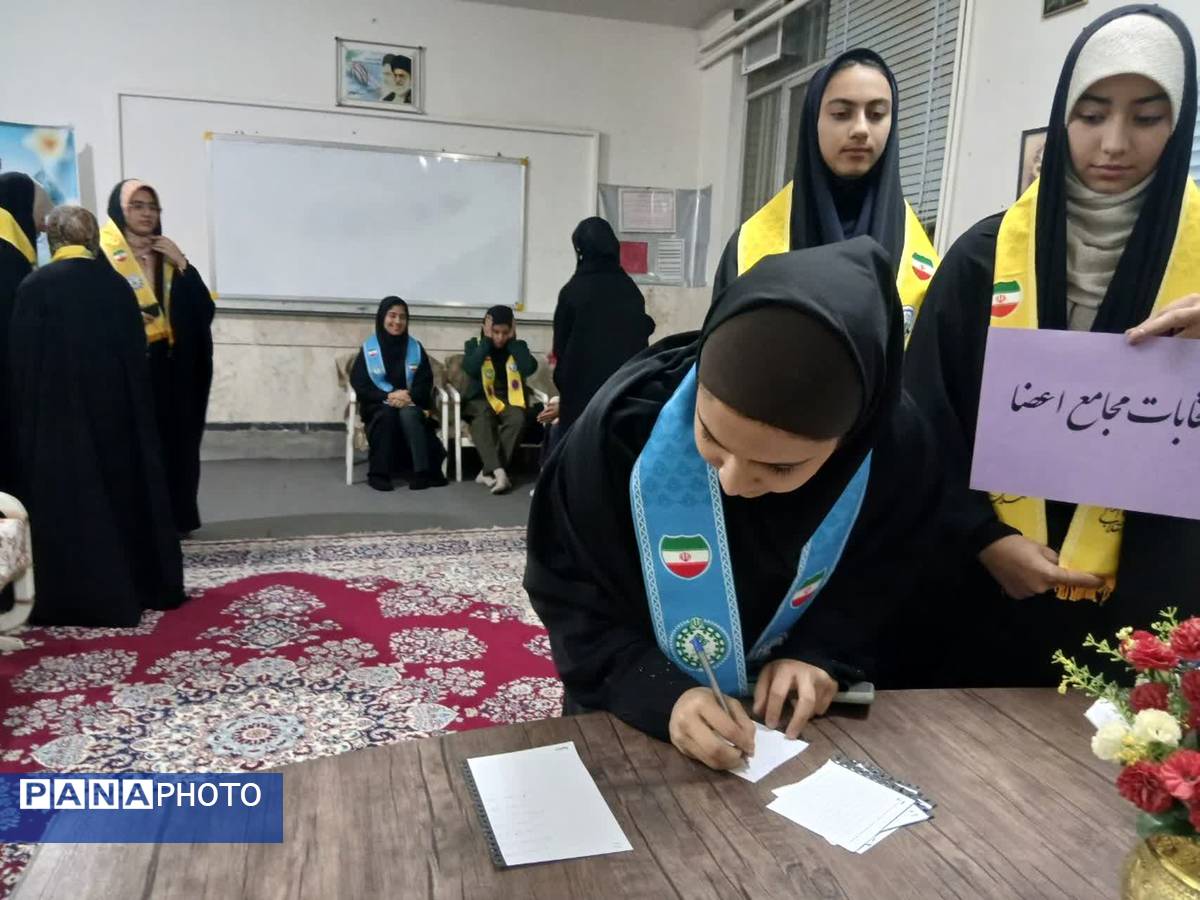 برگزاری انتخابات مجامع اعضا ویژه پیشتازان دختر در ابرکوه